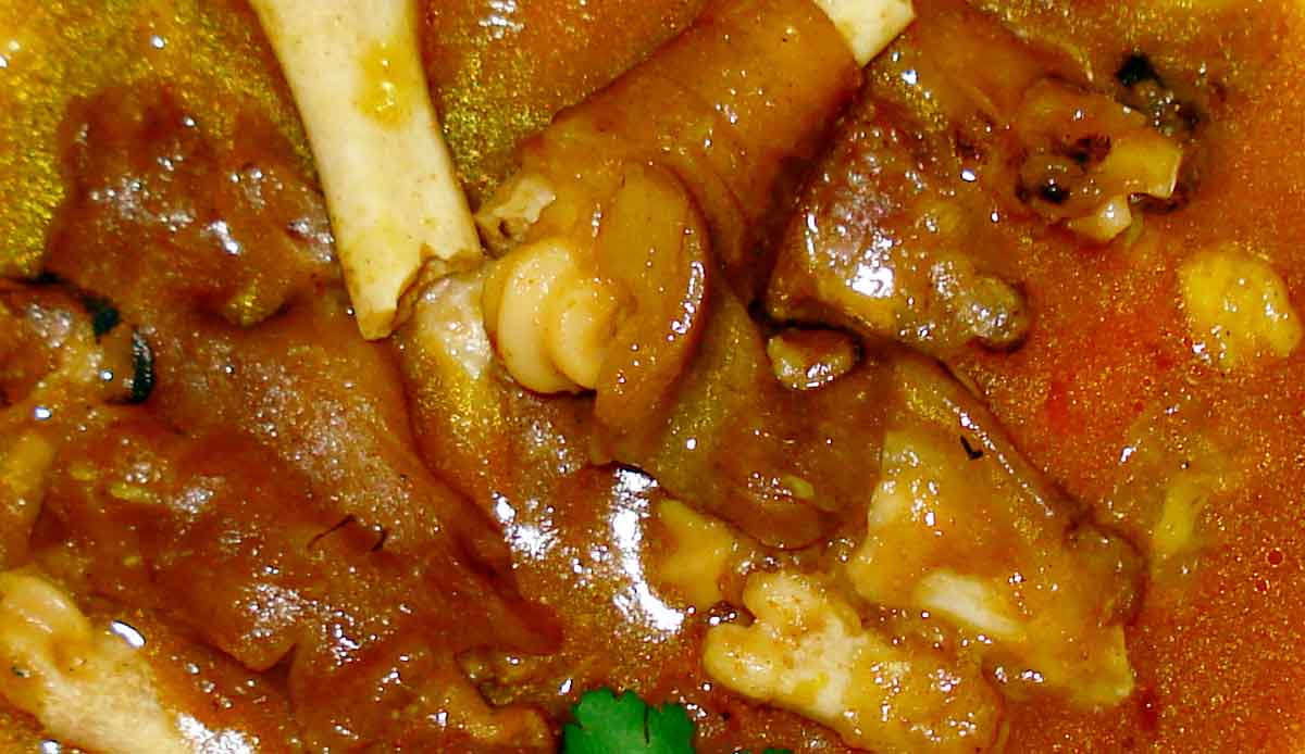 The Ultimate Pakistani Beef Paya Recipe